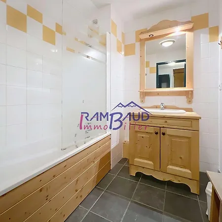 Duplex 3 Pièces - 6 Couchages - Piscine Couverte - Parking - Fr-1-854-11 * Valloire